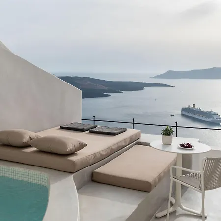 Enigma Aparthotel 4*