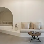 Enigma 4* Fira (Santorini)