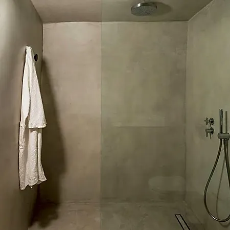 Enigma 4* Fira (Santorini)