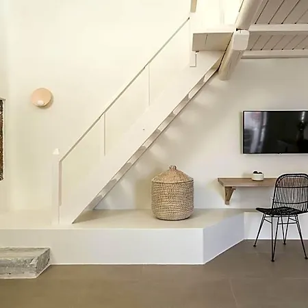 Enigma 4* Fira (Santorini)