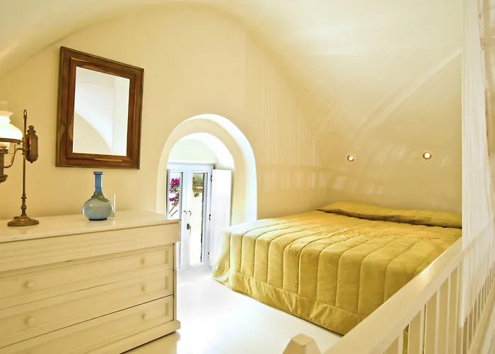 Apart Otel Enigma Fira (Santorini)