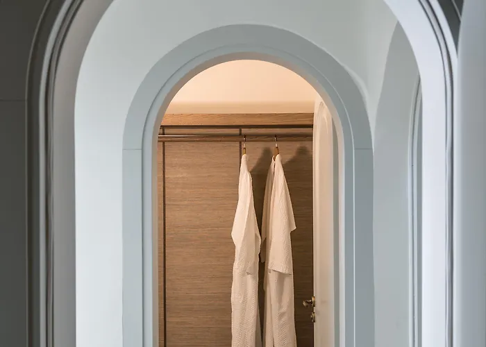 Enigma Aparthotel 4*