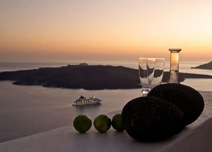 Enigma 4* Fira (Santorini)