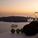 Enigma 4* Fira (Santorini)