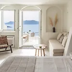 Enigma Apartahotel Fira (Santorini)