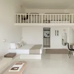 Enigma Apartahotel Fira (Santorini)
