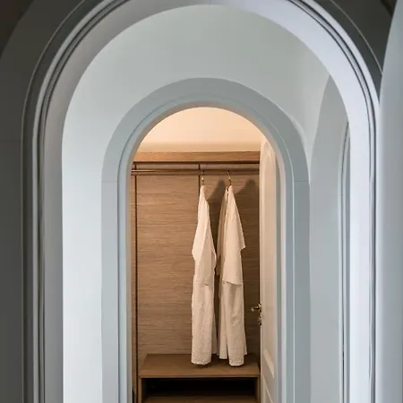 Aparthotel Enigma Fira (Santorini)