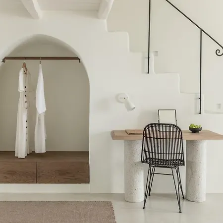 Enigma 4* Fira (Santorini)